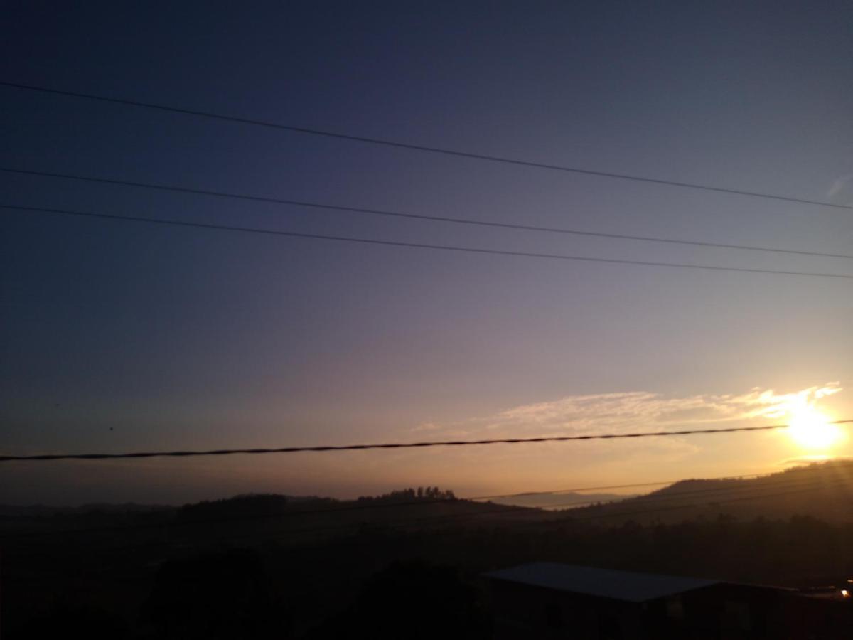 Paraiso Em Serra Negra Lindoia Com Linda Paisagem Kültér fotó